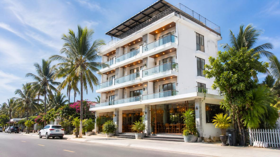 Bán Khách Sạn Gần Đồi Cát Bay Mũi Né