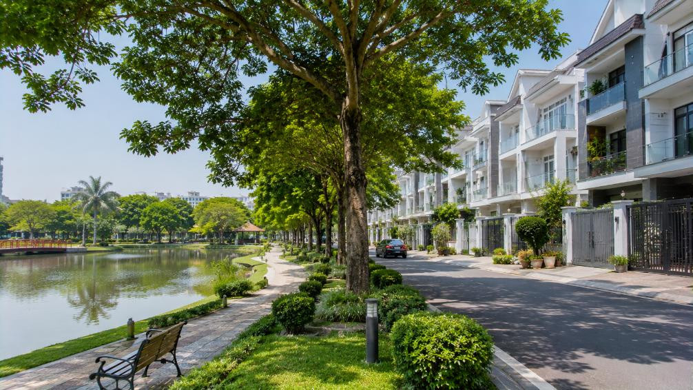Bán Nhà Gần Công Viên Phú Lâm, Không Gian Sống Xanh Giữa Thành Phố