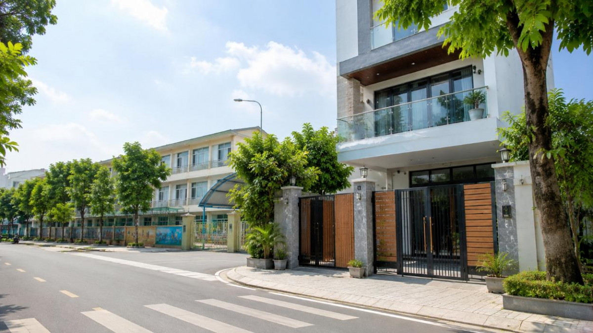 Bán Nhà Gần Trường Học Bình Quới, Thuận Tiện Cho Gia Đình Có Con Đi Học