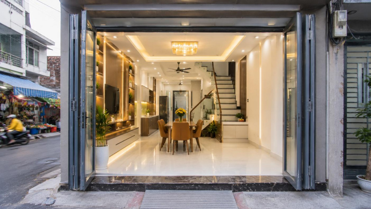 Bán Nhà Mặt Tiền Gần Chợ Tân Thới Hiệp, Khu Vực Buôn Bán Sầm Uất