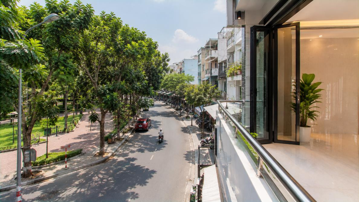 Bán Nhà Mặt Tiền Gần Công Viên Phú Lâm, Giá Trị Khai Thác Cao