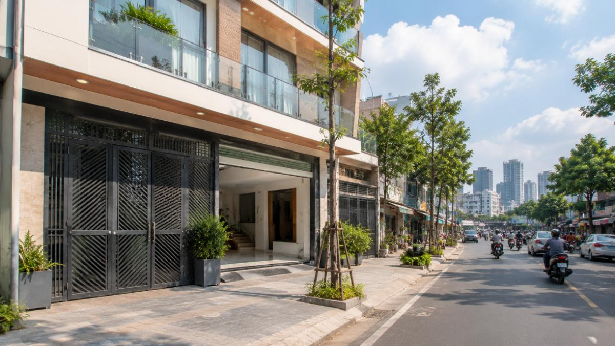 Bán Nhà Mặt Tiền Gần Gigamall, Khu Vực Kinh Doanh Sôi Động
